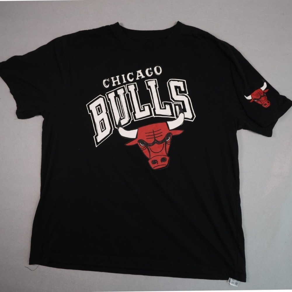 Rare Ultra Game Men T-Shirt Graphic‎ XXL Black Cotton Blend Chicago Bulls NBA